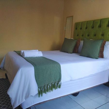 Hotel Genesis Guesthouze à Bela-Bela Extérieur photo